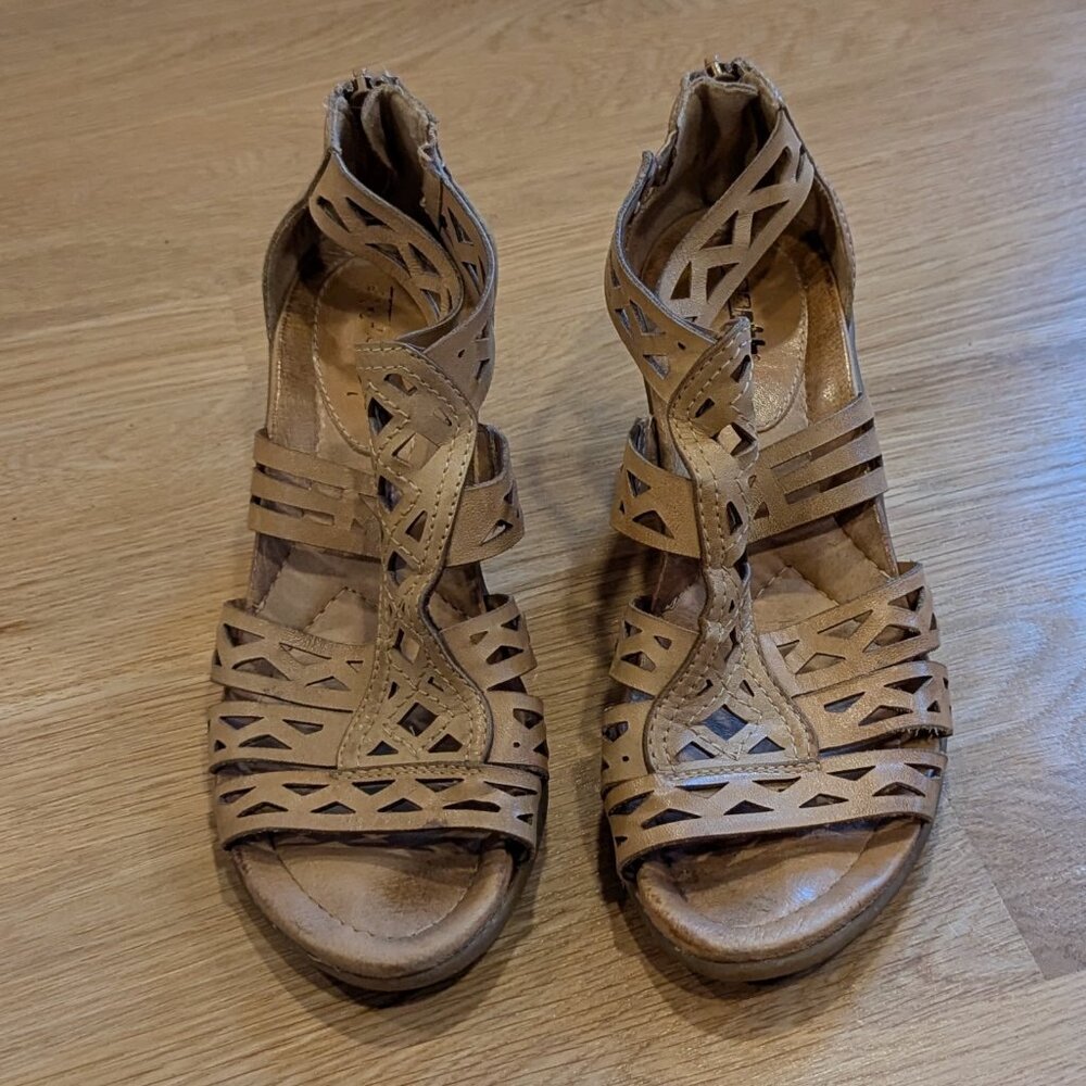 Earth Leather Gladiator Platform Wedge Sandals